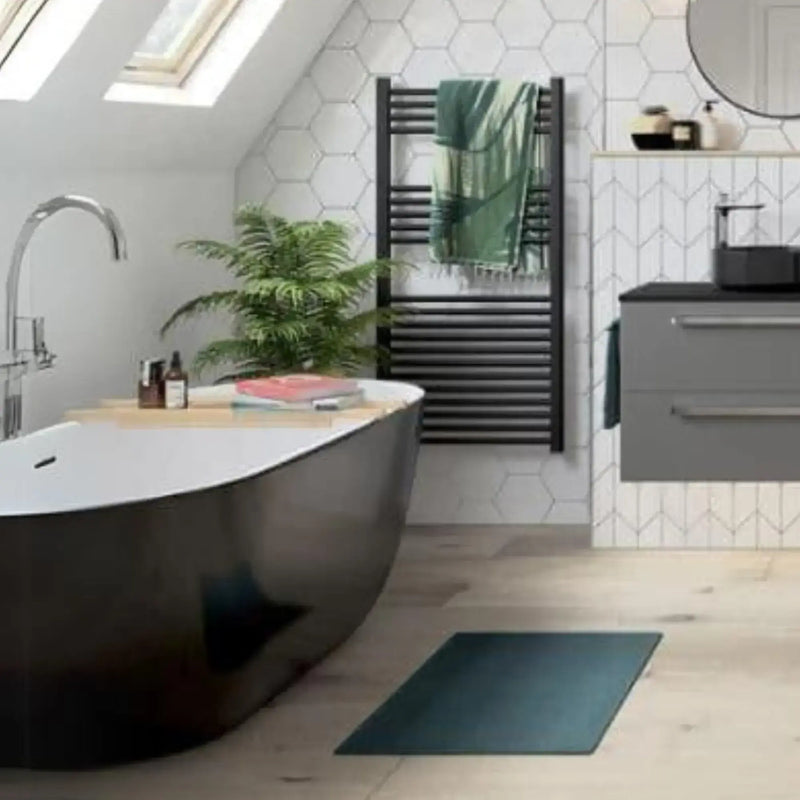 Cygnus 1655 x 740mm Gloss Black Freestanding Bath